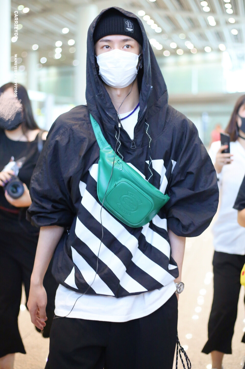 180519杭州北京uniq王一博77奶酷盖77crlogo676767