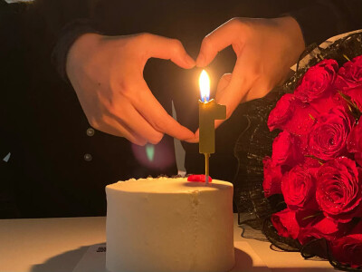 情侣牵手/侵权删