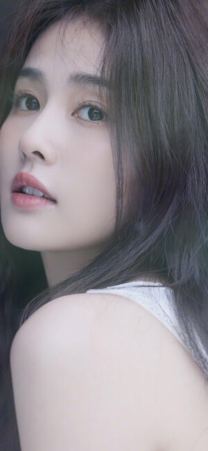 白鹿壁纸♥
你的名字  是我读过最短的情诗
