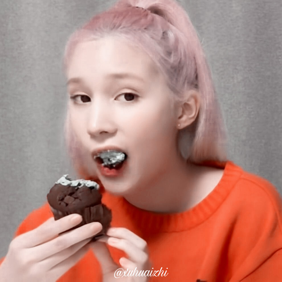 “纸杯蛋糕真的这么好吃吗？”
休宁巴伊叶
原截朴安冉