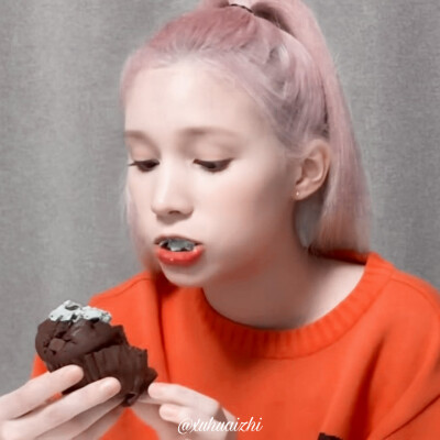 “纸杯蛋糕真的这么好吃吗？”
休宁巴伊叶
原截朴安冉