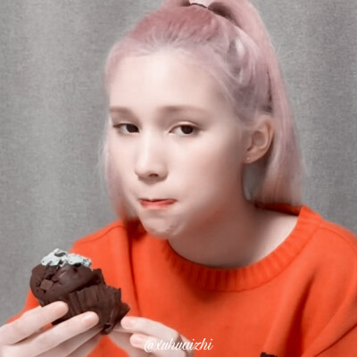 “纸杯蛋糕真的这么好吃吗？”
休宁巴伊叶
原截朴安冉