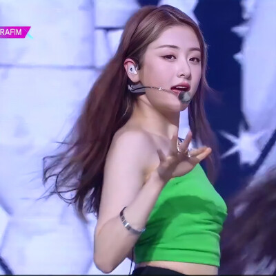 LE SSERAFIM许允真
可二改