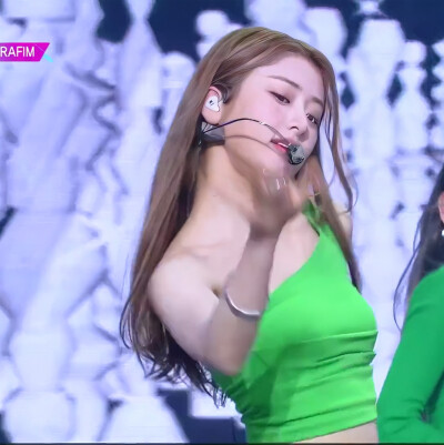 LE SSERAFIM许允真
可二改