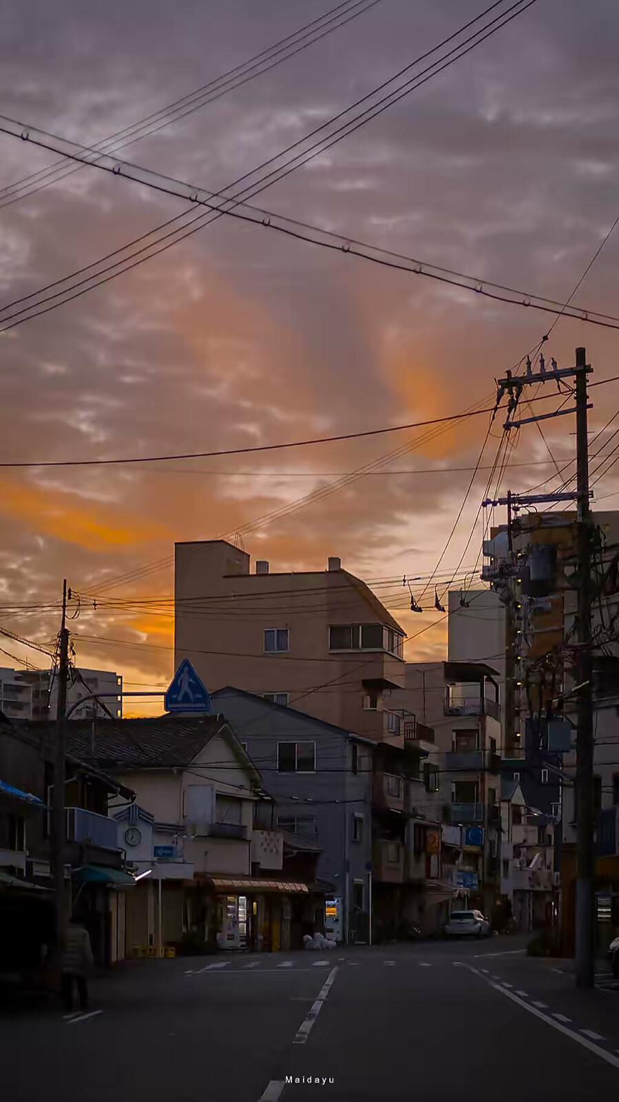 黑色潮流背景图
