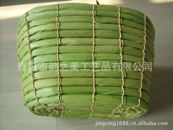 非成茧蚕；玉米皮编织