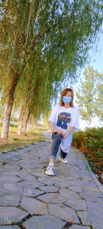 一川烟草
​满城风絮
​梅子黄时雨