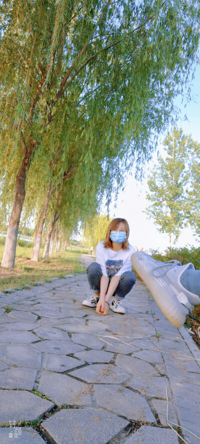 一川烟草
​满城风絮
​梅子黄时雨