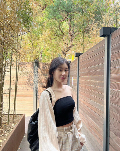CHAERYEONG 李彩领