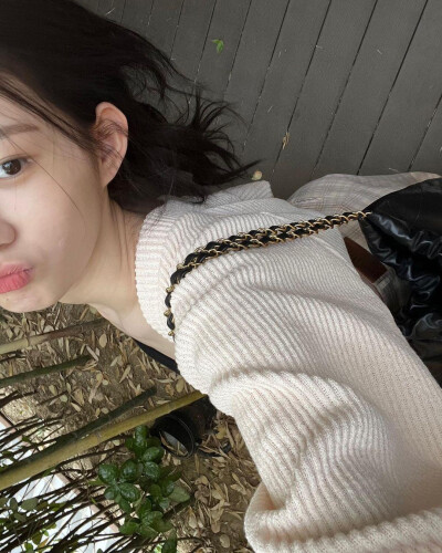 CHAERYEONG 李彩领
