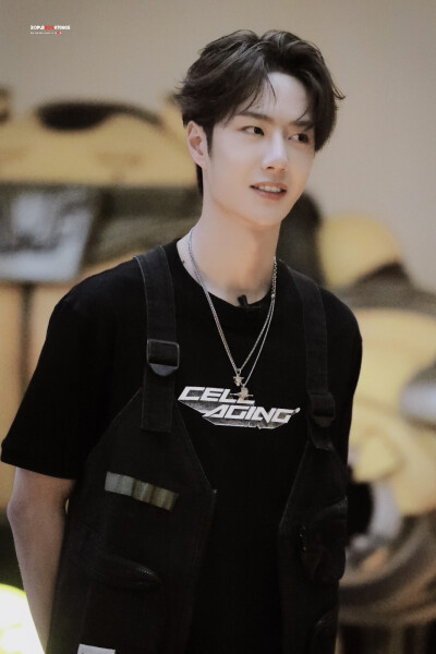 190727 王者荣耀体验展 @UNIQ-王一博 ?? cr:logo???