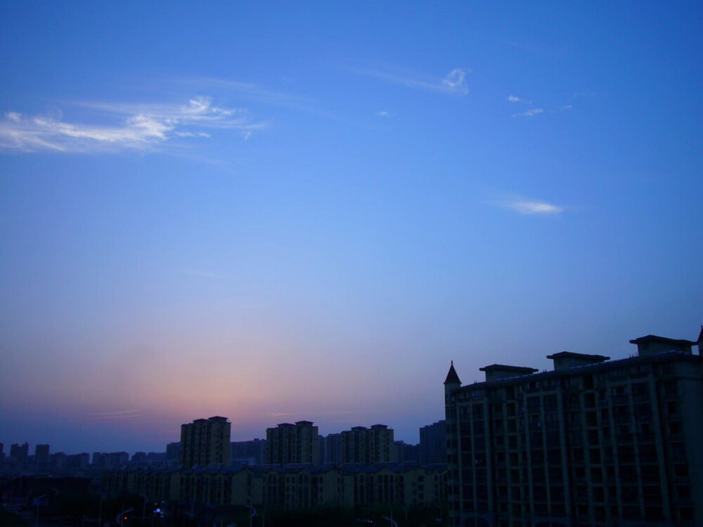 入夜晚风，和有点惬意的蓝色夏天