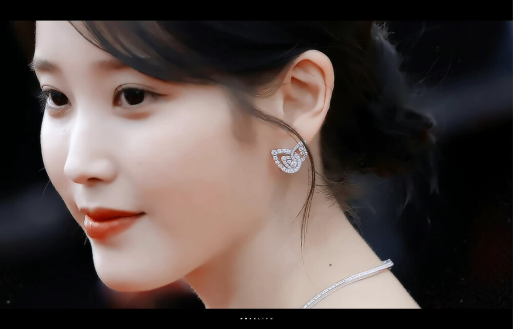 IU | 戛纳电影节
cr:布可里芋