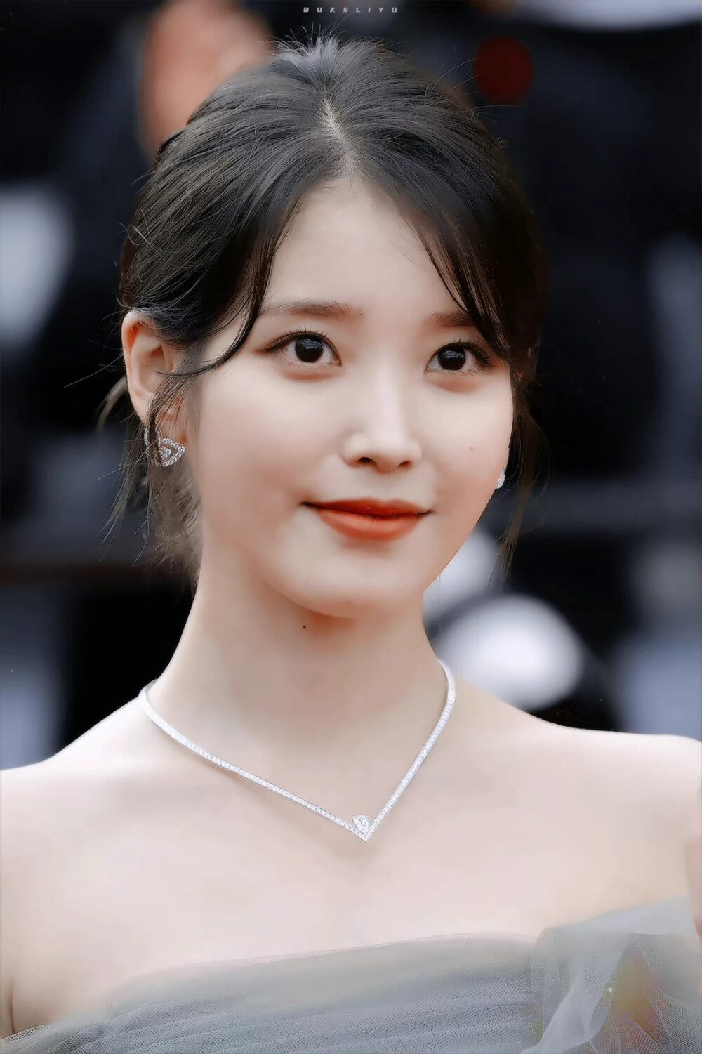 IU | 戛纳电影节
cr:布可里芋