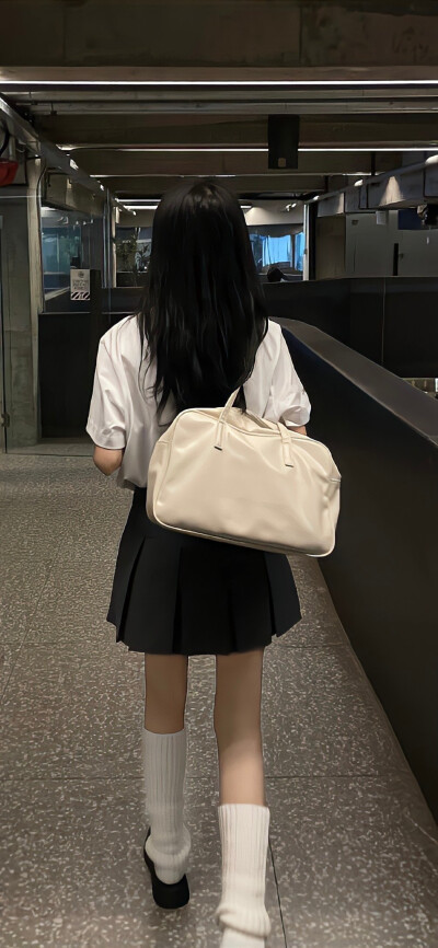 夏天很热 爱要趁热