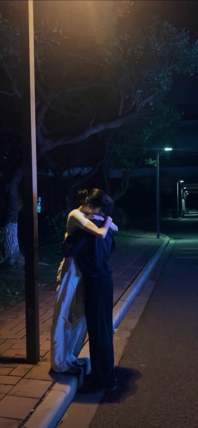 夏天很热 爱要趁热