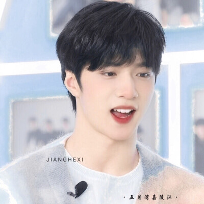 刘耀文
cr.朴安冉