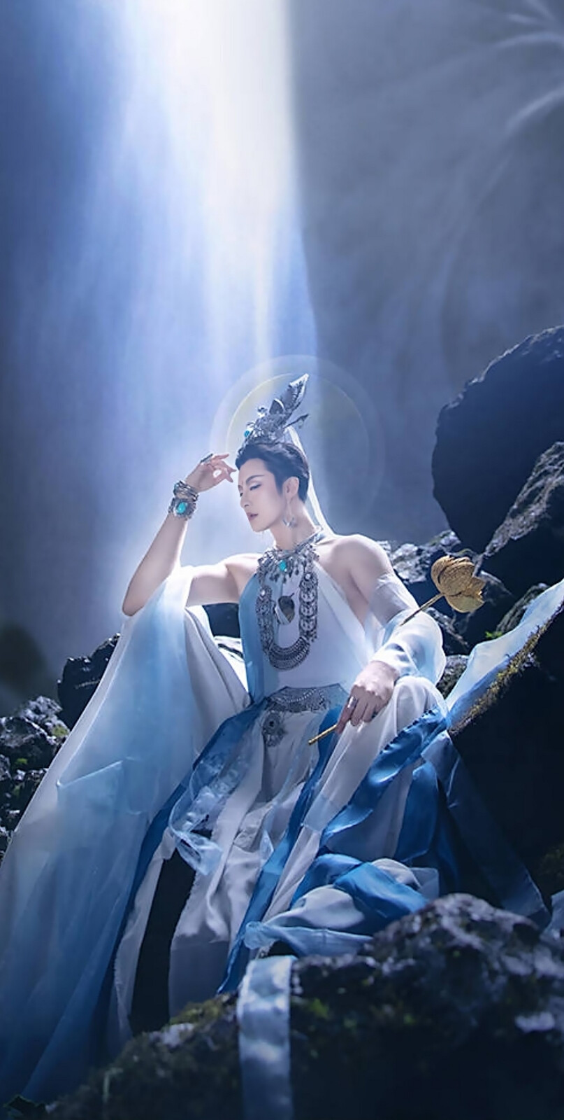 小梦coser图片来自微博用户小梦李孟羲