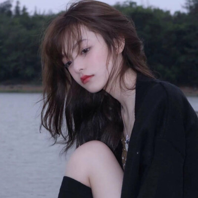 帅帅的女生头像来啦！有没有女孩喜欢捏