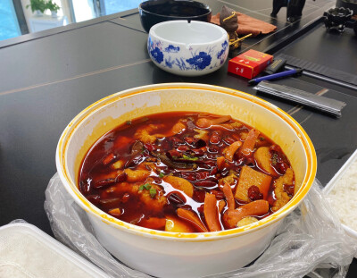 Sharon美食 毛血旺 烤鸭 排骨 烧烤 串串 糕点 包子