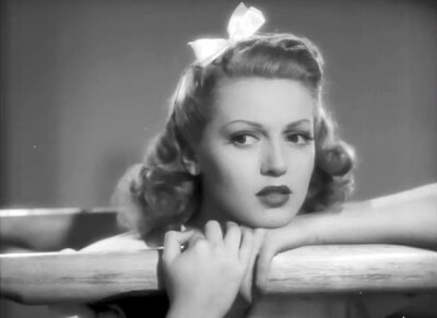 Lana Turner「拉娜·特纳」
Dancing Co-Ed,1939 ​​​