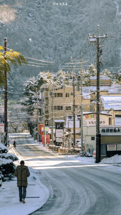 “谁能凭爱意要富士山私有” #微博vc计划# ​
摄影@渲染翌嘉