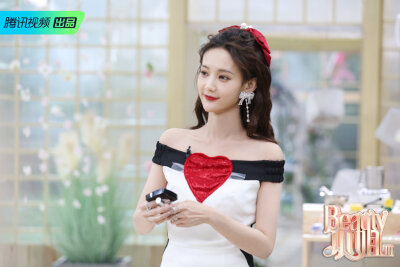 李一桐美图 李一桐大图 李一桐 综艺 杂志 写真 生活照 剧照 高清 桐蓉儿 一桐 梨桐 古风 美女 古装 性感 一桐 女神 头像 壁纸