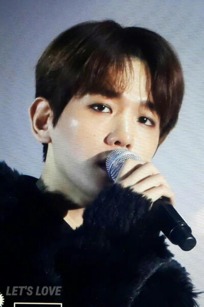 我是一片连月光也厌恶的墓地