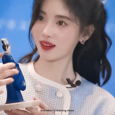 ▷鞠婧祎 の 蓝色小蝴蝶