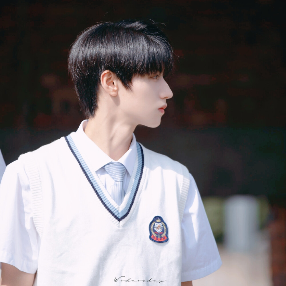 请多多关注阿志的《回答》哟