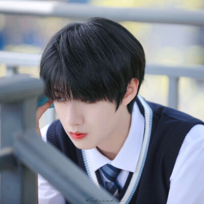 请多多关注阿志的《回答》哟