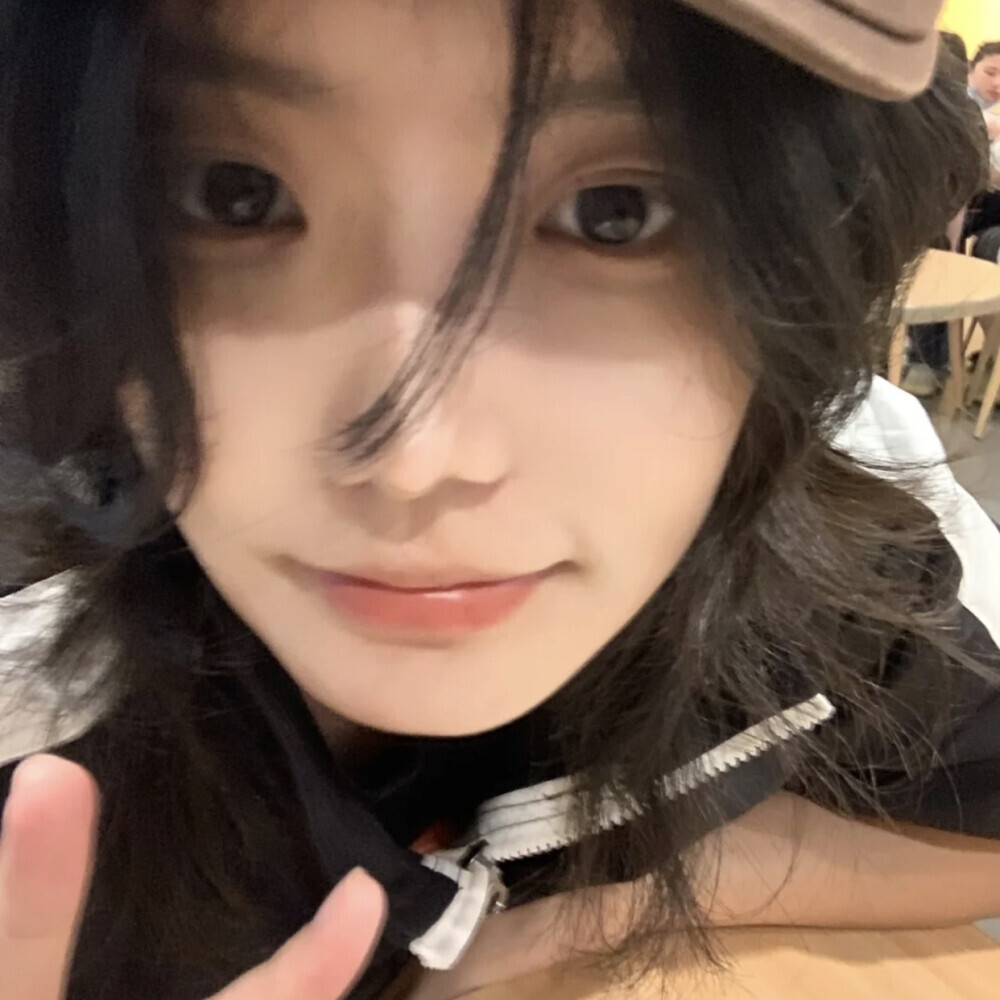 女头真人网易云id小易为你写诗