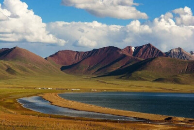 西藏 纳木错圣湖
图源微博 世界美景