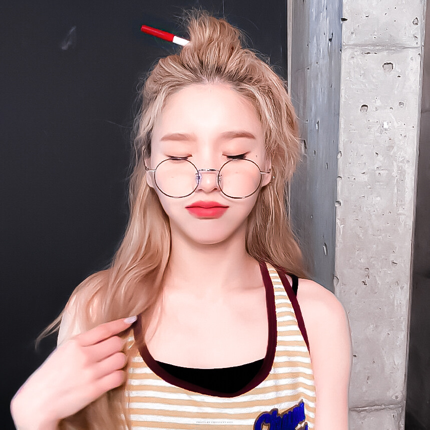 ▸ 田姬振· 眼镜的美丽示范ᏊꈍꈊꈍᏊ