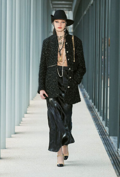 Chanel Métiers d’art 2021/22 