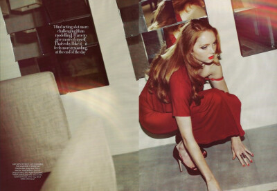 Harper's BAZAAR UK October 2009
Lily Cole photographed by Guy Aroch
[weibo@Tangyimem]