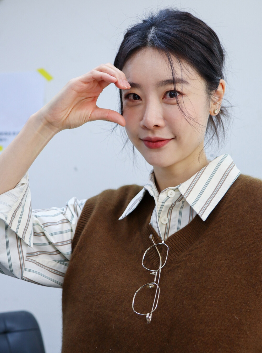 完美驾驭知性和休闲两种风格的GIRL‘S DAY朴素珍小姐姐的日常穿搭。 ​