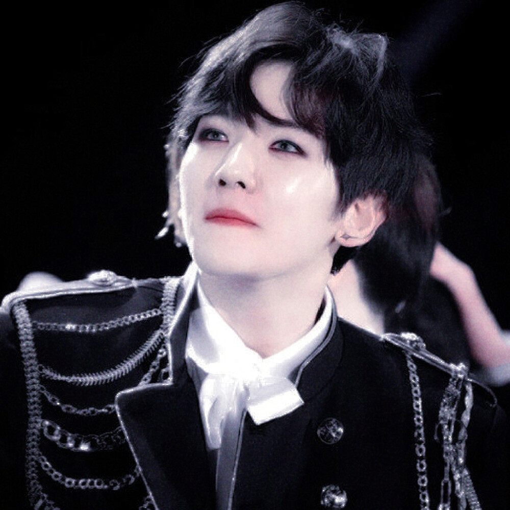 边伯贤
mybrightlight56