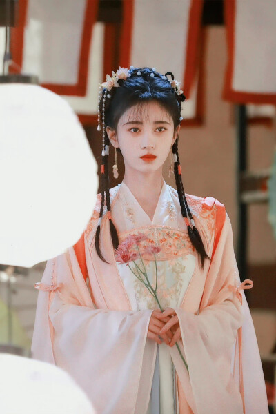 鞠婧祎 | 姜保宁
cr:初雪映画馆