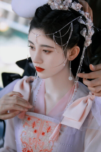 鞠婧祎 | 姜保宁
cr:初雪映画馆