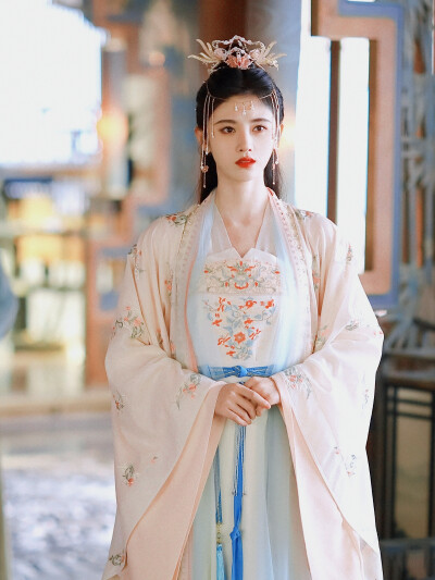 鞠婧祎 | 姜保宁
cr:初雪映画馆