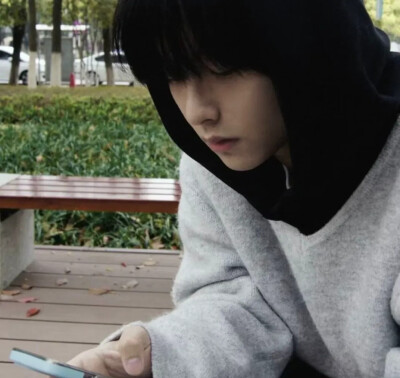 玩网底图男