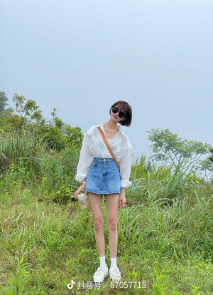 短发女生 小可爱