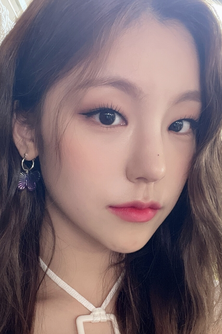 itzy黄礼志_适合做小卡的图 拿图请收藏专辑或关注,谢谢