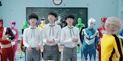 青春修炼手册
TFBOYS！！！！！！！！