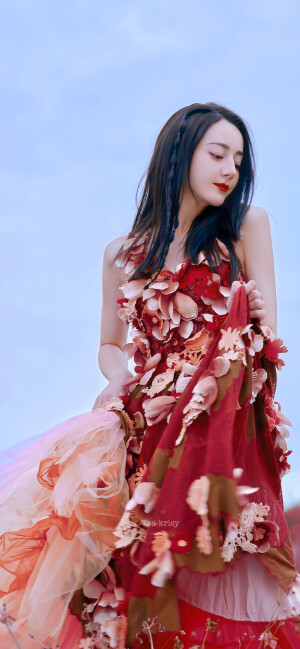 迪丽热巴｜榴花燃夏

#迪丽热巴# ​​​