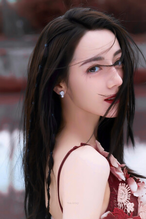 迪丽热巴｜榴花燃夏

#迪丽热巴# ​​​