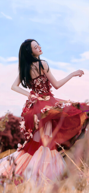 迪丽热巴｜榴花燃夏

#迪丽热巴# ​​​