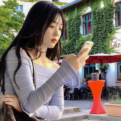 崔雪莉
☁️ ʙʟᴜᴇ •͈ᴗ•͈ ♡
◖相册里的蓝天白云◗