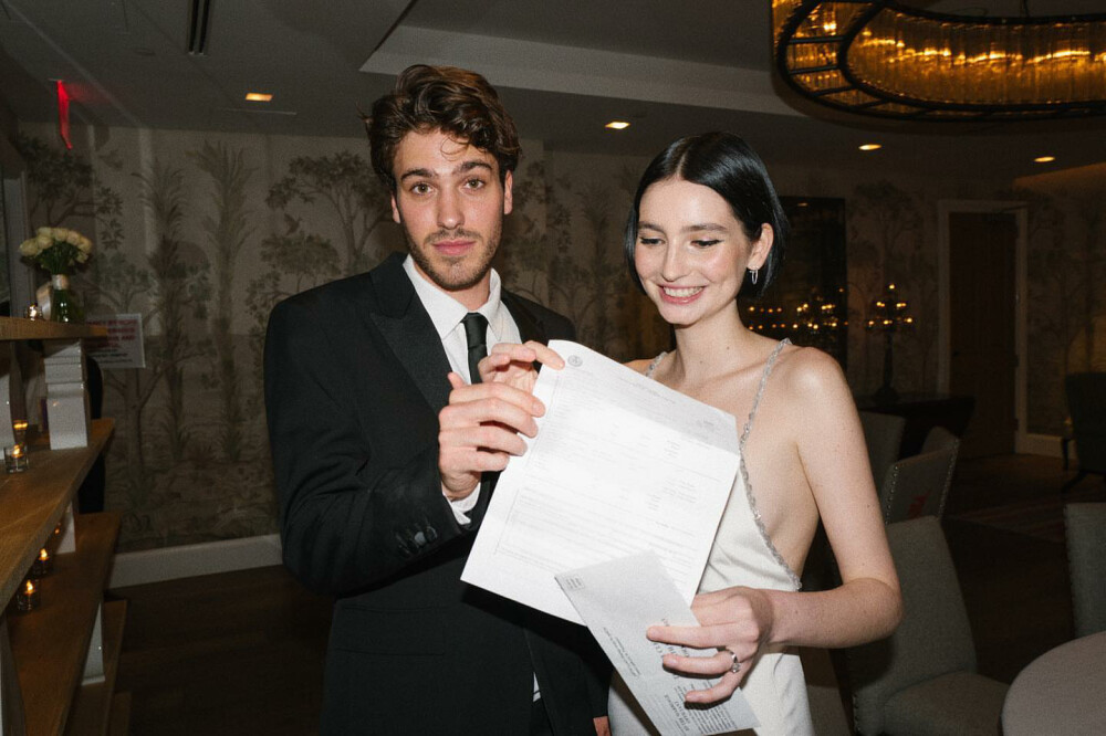 Meadow Walker & Louis Thornton-Allan 婚礼
婚纱: Givenchy
2021.10